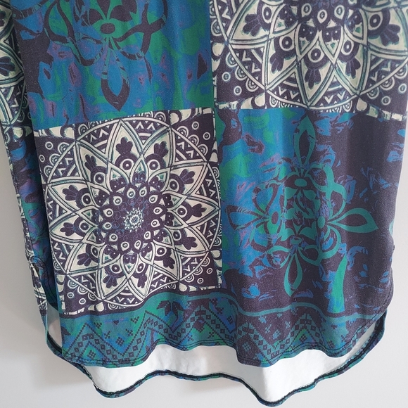 Patterned long top - Picture 2 of 6